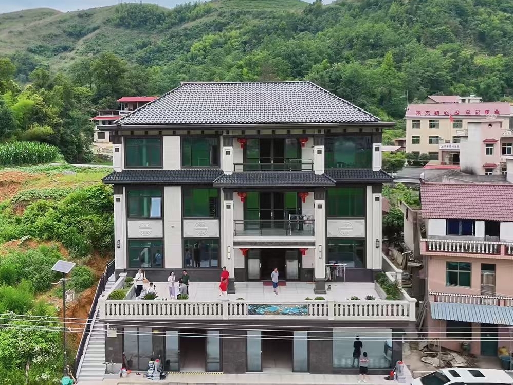 现代风新中式三层架空乡墅户型方案